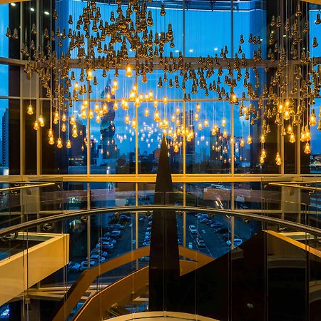 Hotel Las Americas Golden Tower Panama Luaran gambar The interior of the library