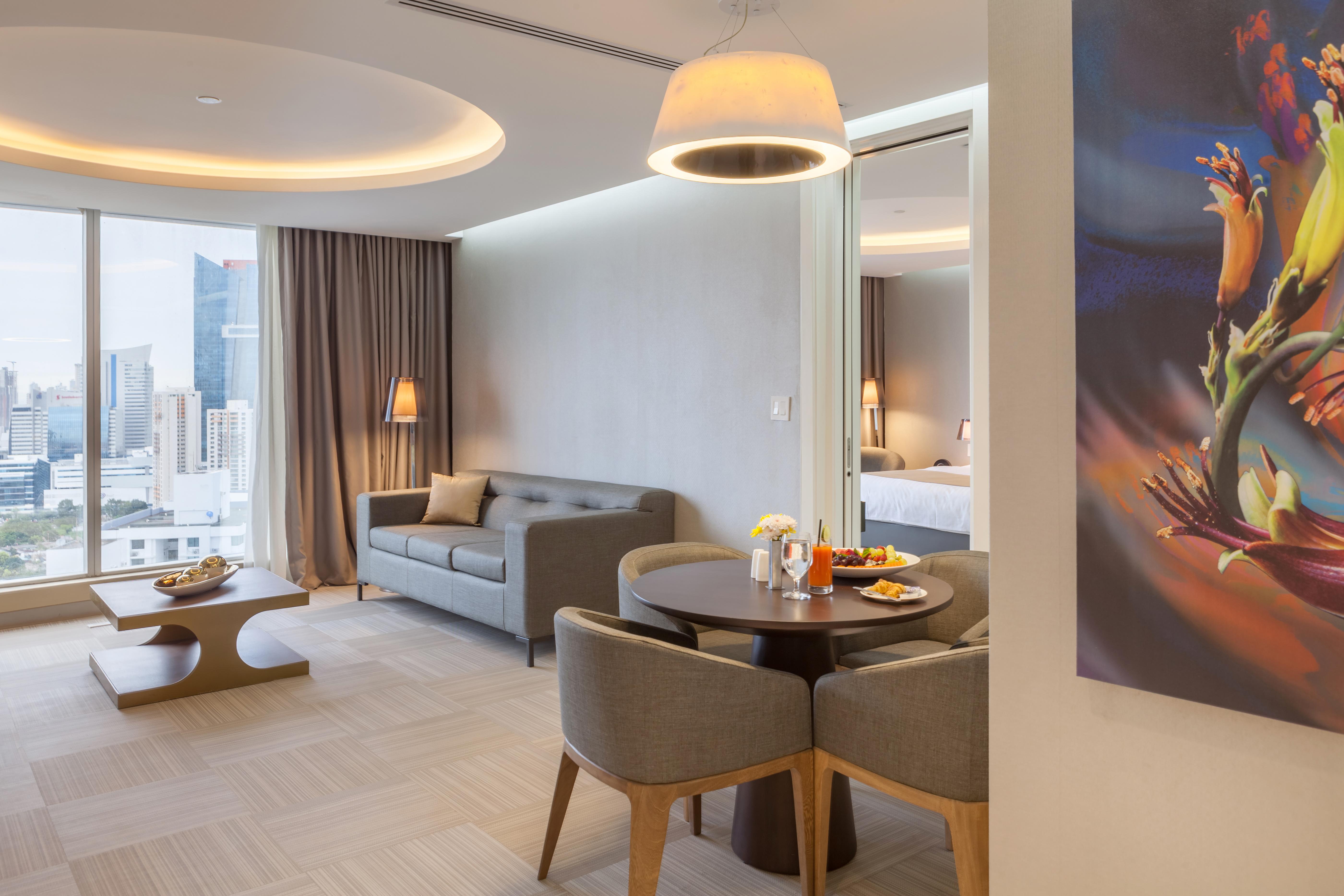 Hotel Las Americas Golden Tower Panama Luaran gambar A suite at the hotel