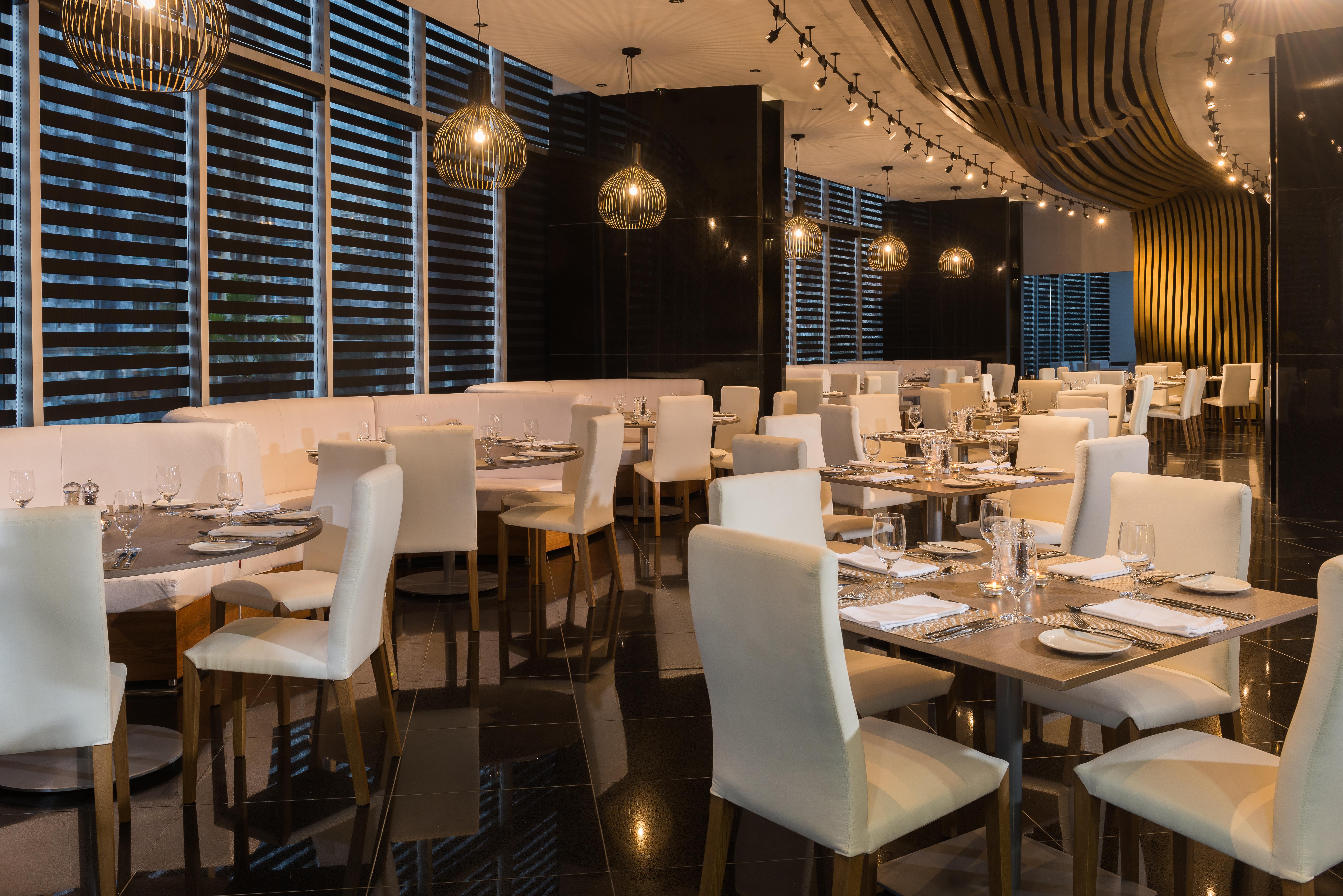 Hotel Las Americas Golden Tower Panama Luaran gambar The interior of the restaurant