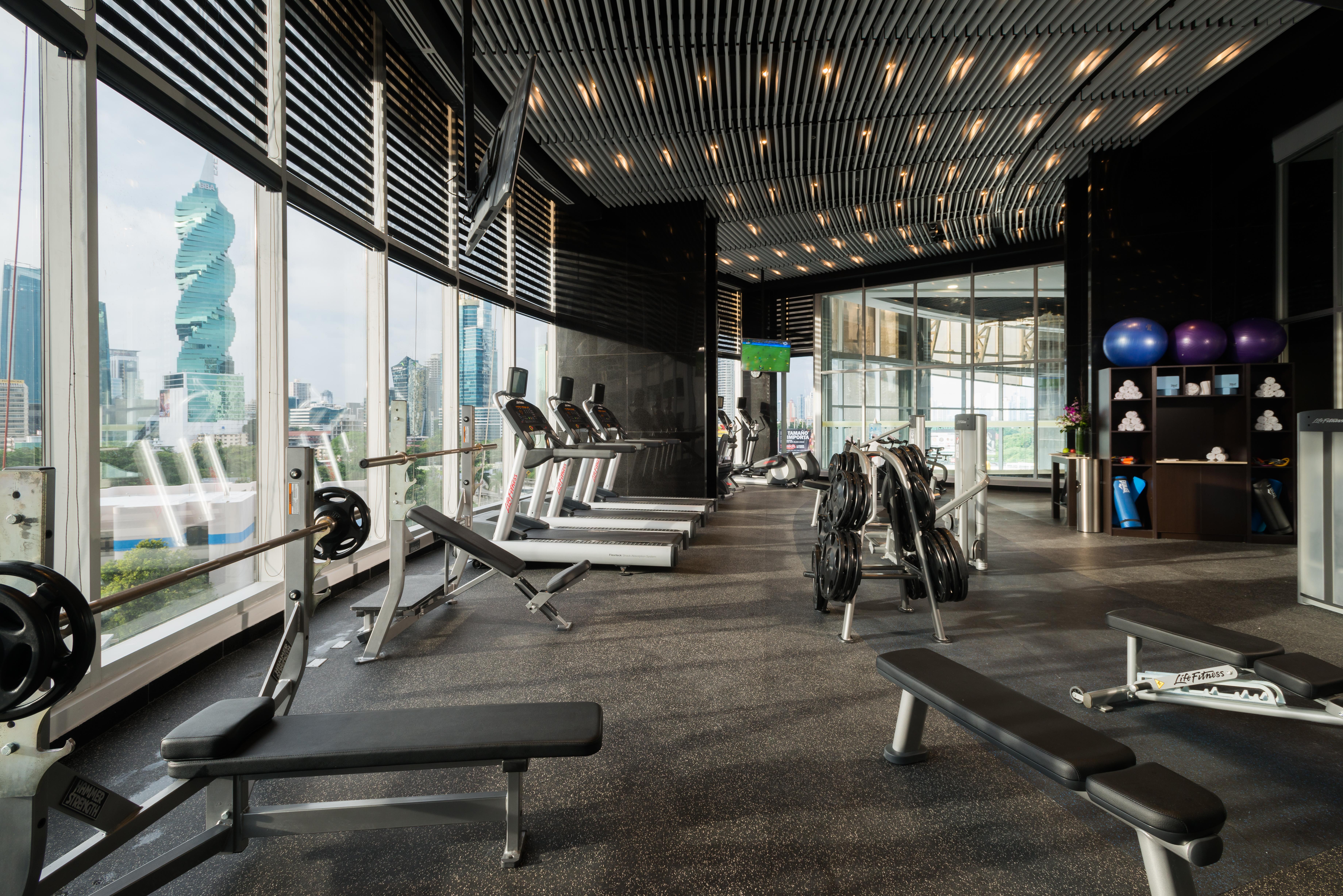 Hotel Las Americas Golden Tower Panama Luaran gambar The gym at the 101 Tower