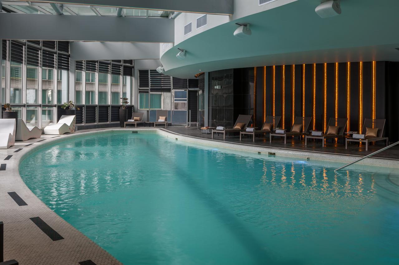 Hotel Las Americas Golden Tower Panama Luaran gambar The pool at the hotel